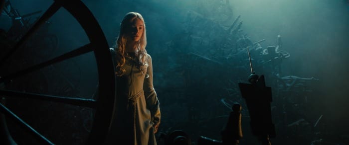 Angelina Jolie E Elle Fanning Nelle Prime Immagini Di Maleficent CineZapping